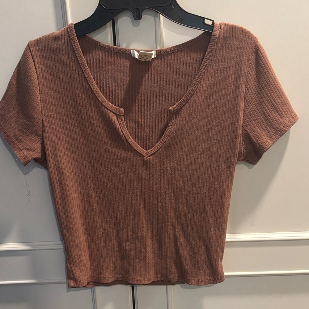 Bozzolo Tan Ribbed V-Neck Tee